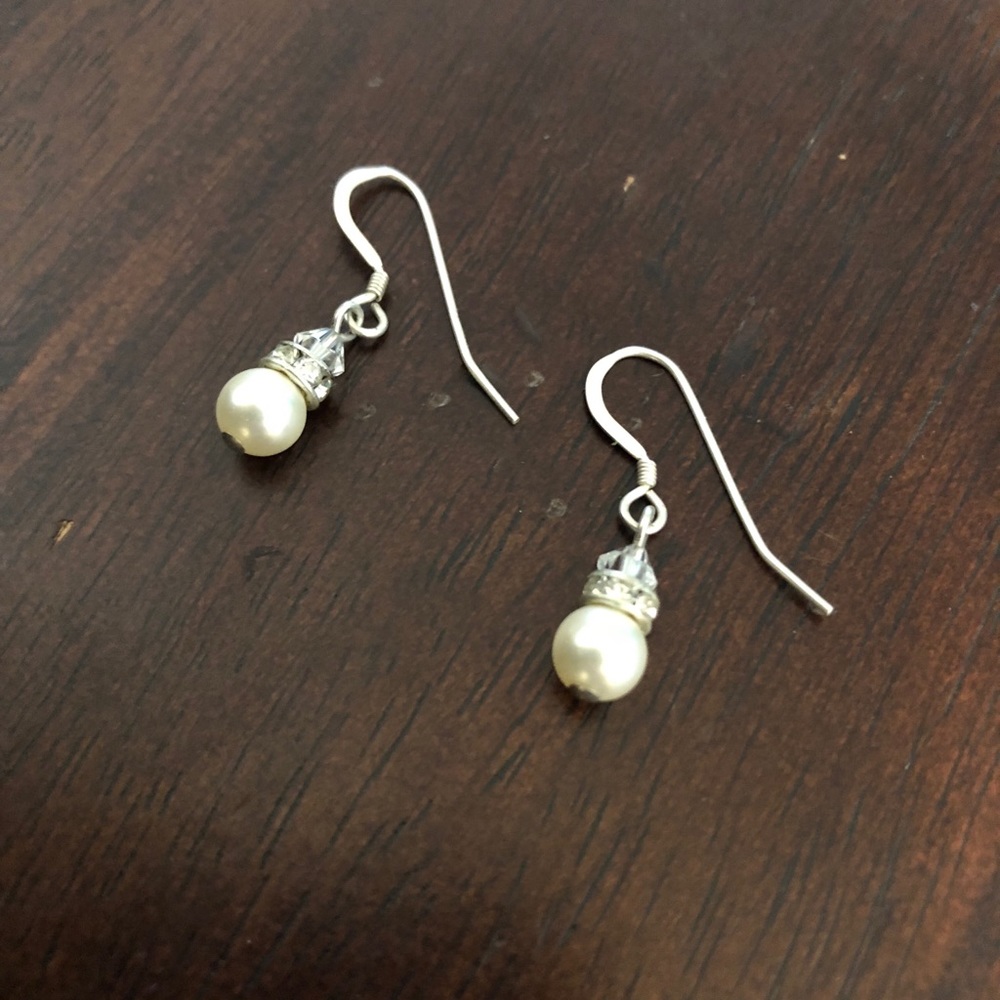 🌻3/$20🌻 pearl-like earrings